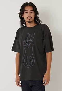 CRTFD /ARMED WITH PEACE Tシャツ