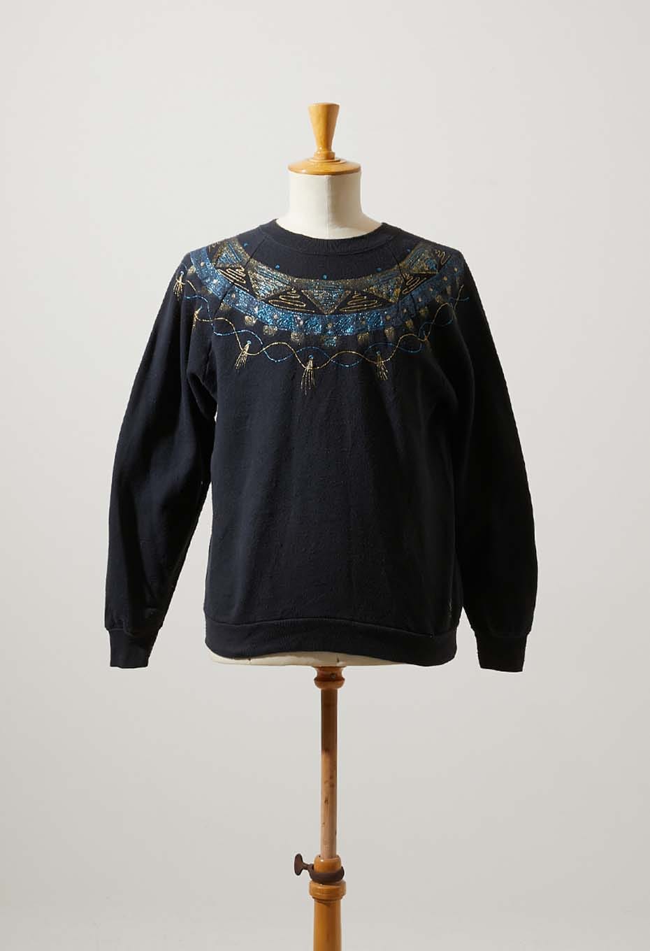 VINTAGE DESIGN BLACK SWEAT