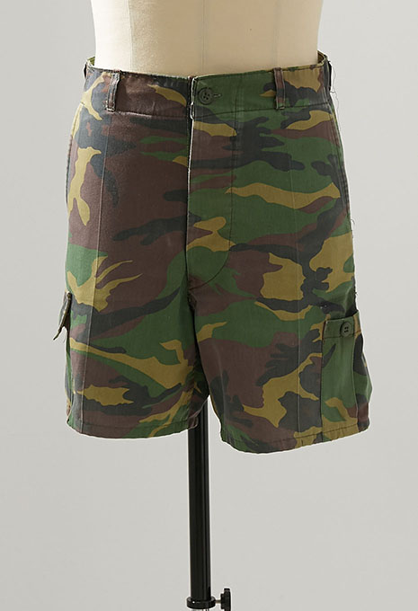 VINTAGE UNKNOWN CAMOFLAGE SHORTS
