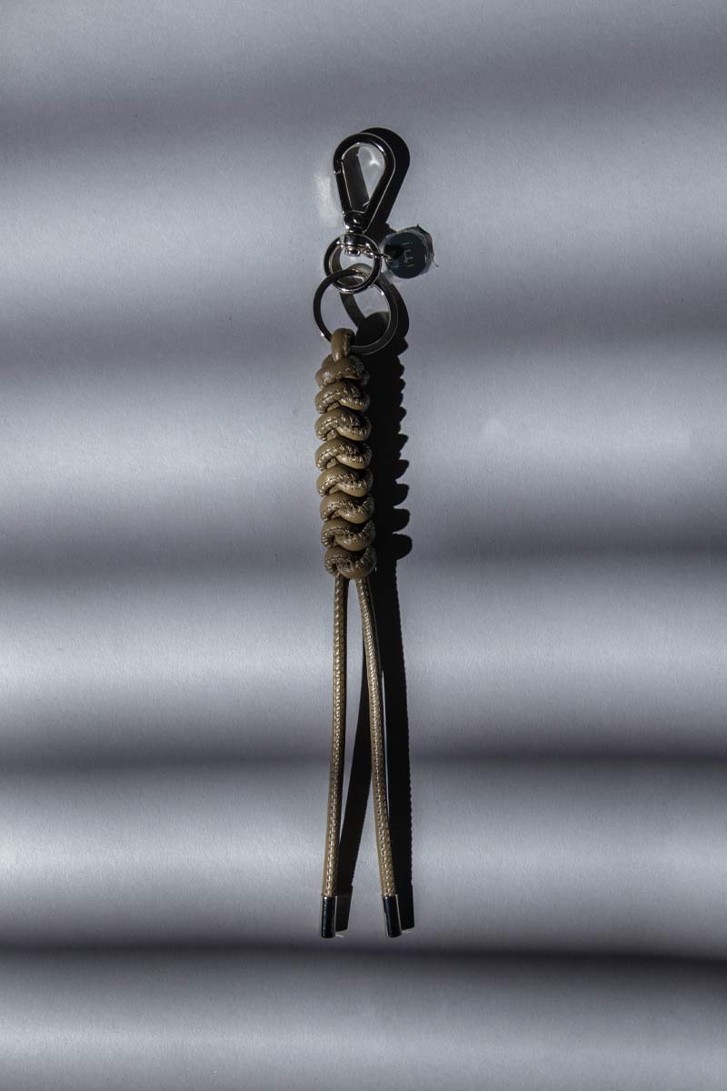 CRISTY SNAKEKNOT CHARM