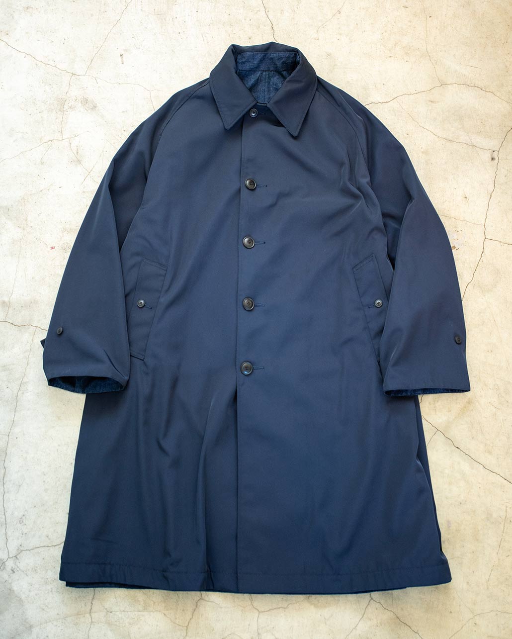 RECYCLED POLYESTER REVERSIBLE RAGLAN COAT　シルエット | BLUE BLUE | ブルーブルー